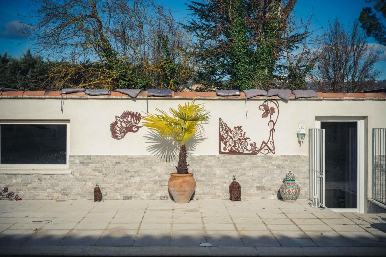 Bastide Du Bau Reddoun, Chambres D'Hotes, Maison D'Artiste En Provence 卡连 外观 照片